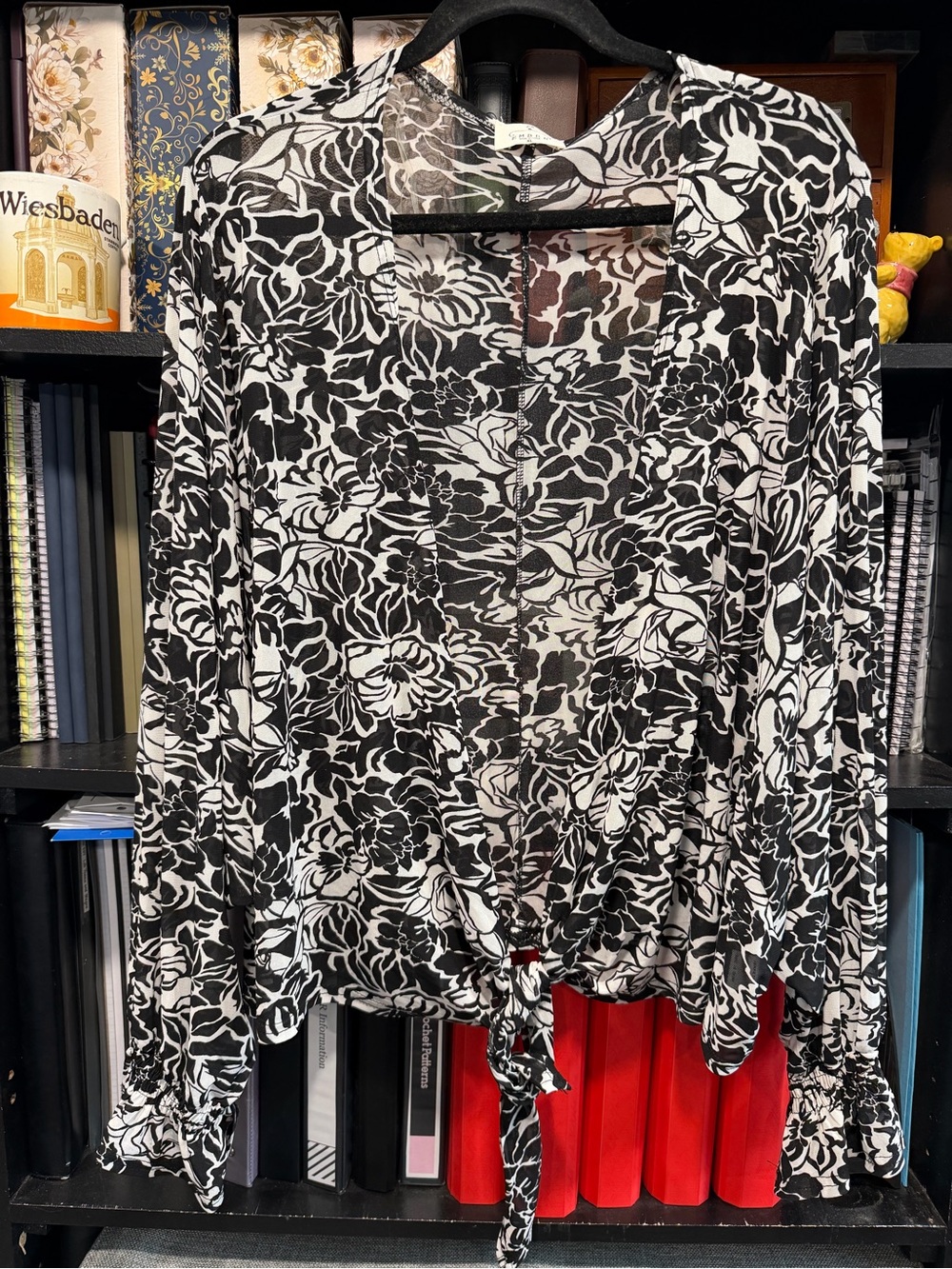 Women's Black & White Floral Tie-Front Camisole